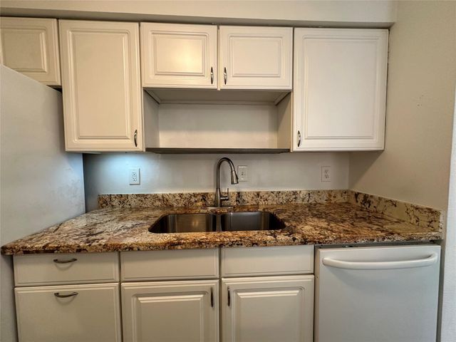 2125 Augusta Drive 55, Houston, TX 77057