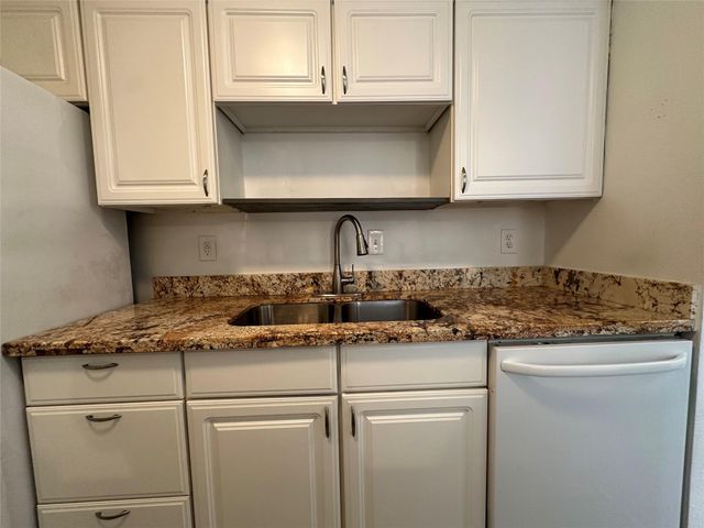 2125 Augusta Drive 55, Houston, TX 77057