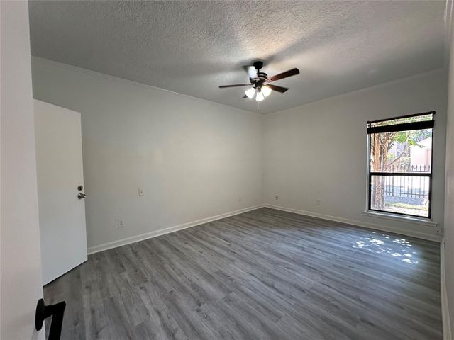 2125 Augusta Drive 55, Houston, TX 77057