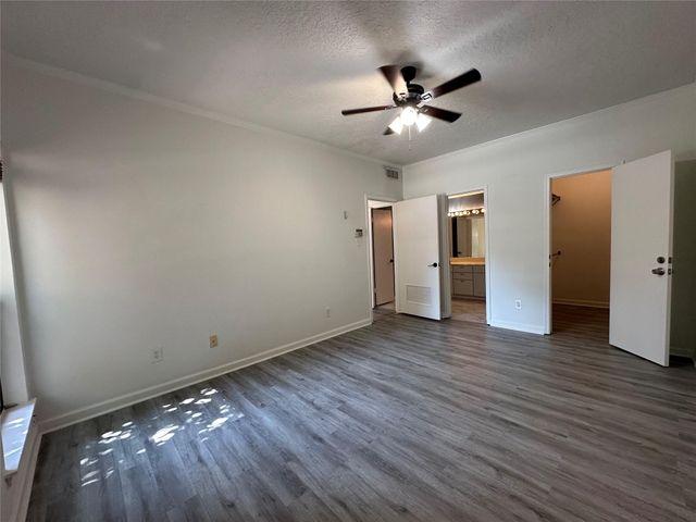 2125 Augusta Drive 55, Houston, TX 77057