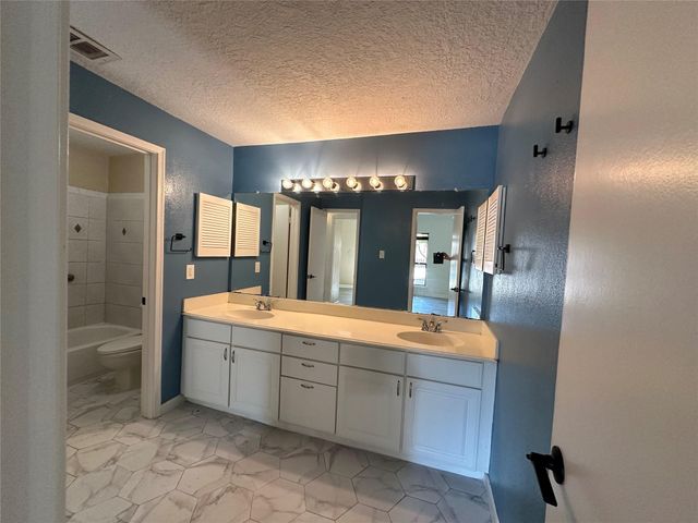 2125 Augusta Drive 55, Houston, TX 77057