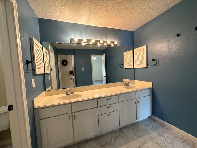 2125 Augusta Drive 55, Houston, TX 77057