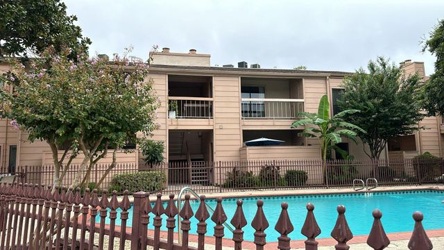 2125 Augusta Drive 55, Houston, TX 77057