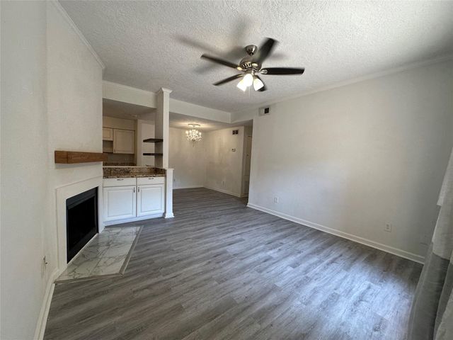 2125 Augusta Drive 55, Houston, TX 77057