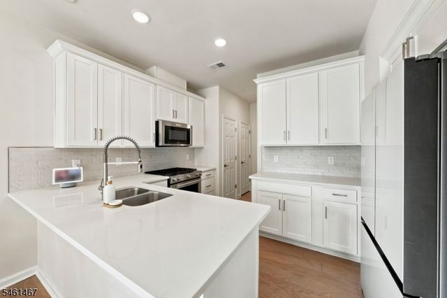 7 Jessica Ln 1104, Union Twp., NJ 07083
