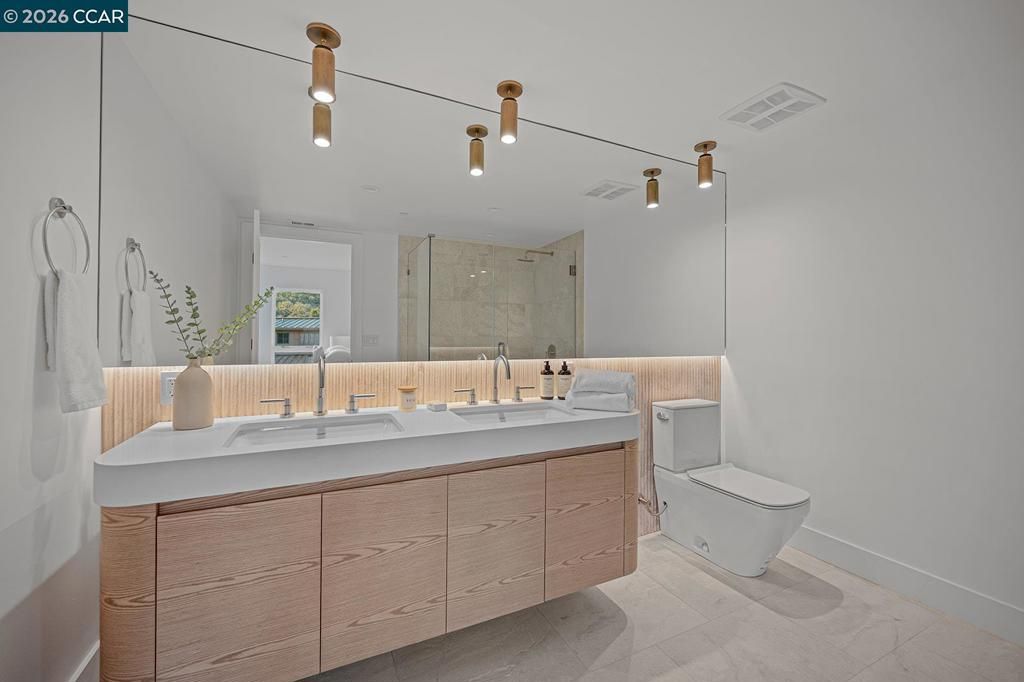 Image 19 of property listing at 3742 Mt. Diablo Blvd #2A WOODHAVEN 2A, Lafayette, CA 94549