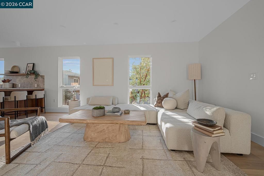 Image 2 of property listing at 3742 Mt. Diablo Blvd #2A WOODHAVEN 2A, Lafayette, CA 94549