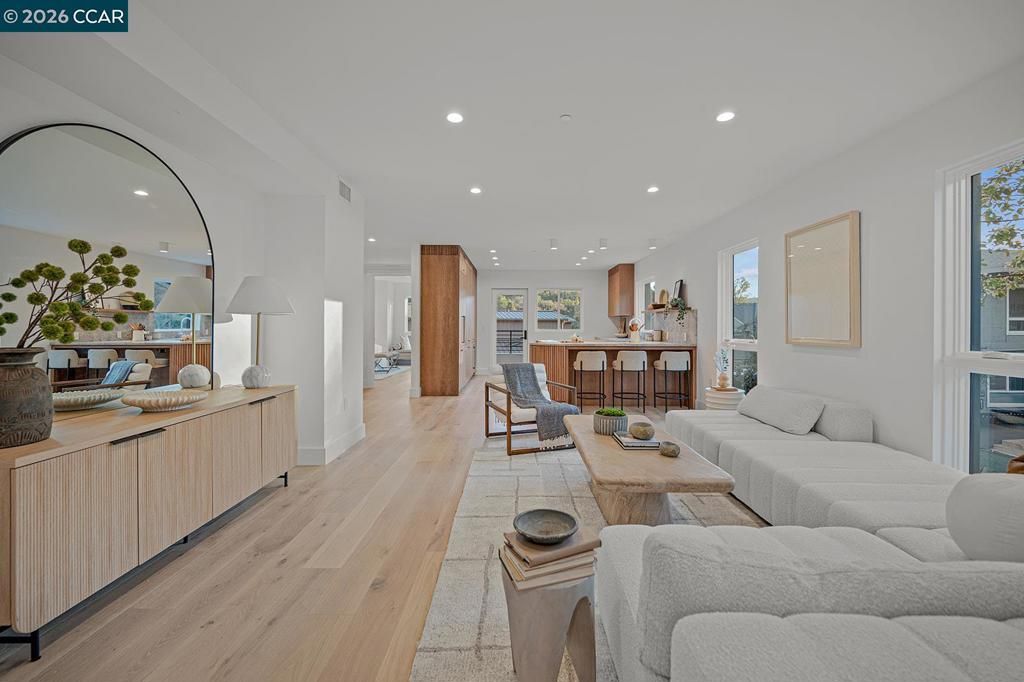 Image 20 of property listing at 3742 Mt. Diablo Blvd #2A WOODHAVEN 2A, Lafayette, CA 94549