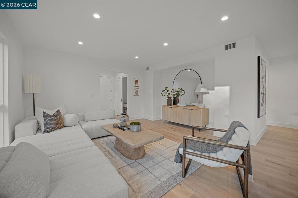 Image 21 of property listing at 3742 Mt. Diablo Blvd #2A WOODHAVEN 2A, Lafayette, CA 94549