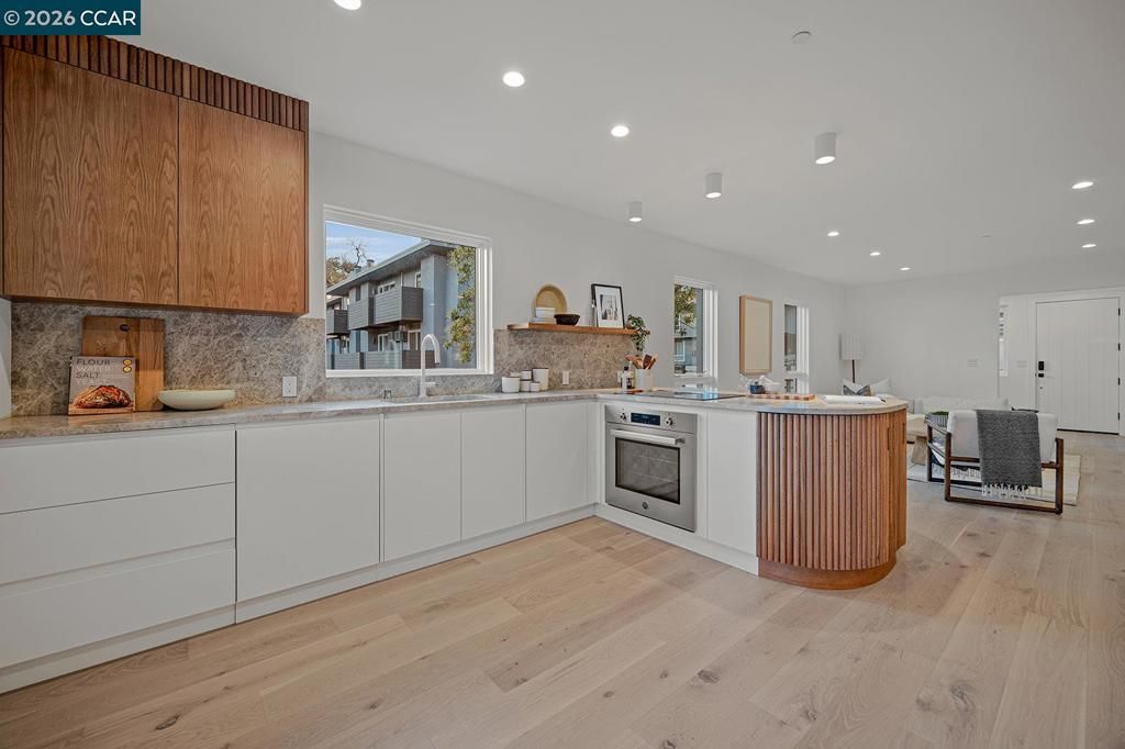 Image 23 of property listing at 3742 Mt. Diablo Blvd #2A WOODHAVEN 2A, Lafayette, CA 94549