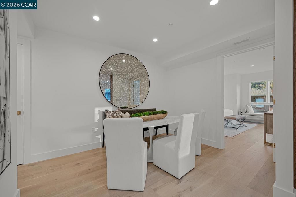 Image 25 of property listing at 3742 Mt. Diablo Blvd #2A WOODHAVEN 2A, Lafayette, CA 94549