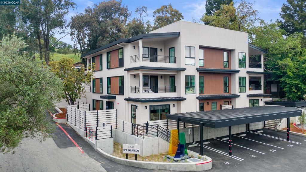 Image 37 of property listing at 3742 Mt. Diablo Blvd #2A WOODHAVEN 2A, Lafayette, CA 94549
