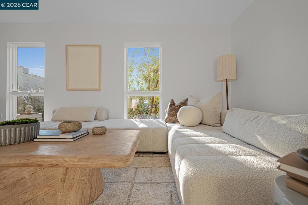 Image 5 of property listing at 3742 Mt. Diablo Blvd #2A WOODHAVEN 2A, Lafayette, CA 94549