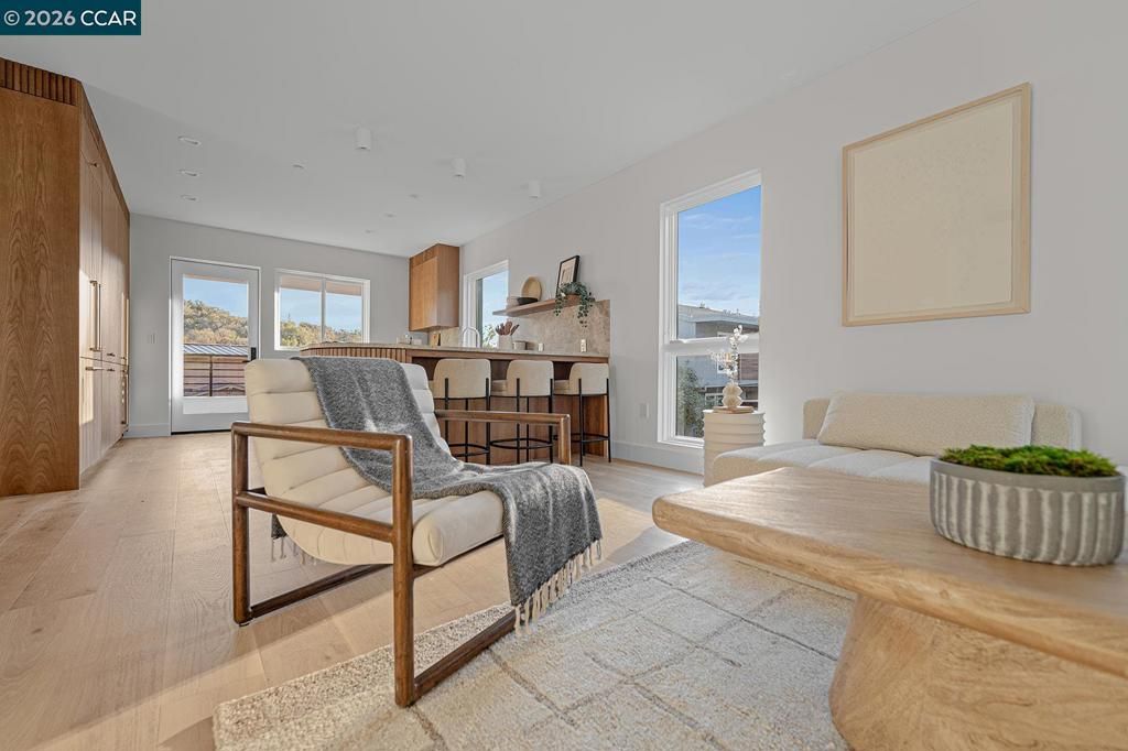 Image 7 of property listing at 3742 Mt. Diablo Blvd #2A WOODHAVEN 2A, Lafayette, CA 94549