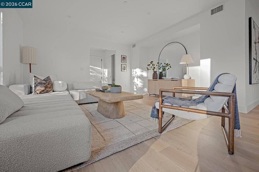Image 8 of property listing at 3742 Mt. Diablo Blvd #2A WOODHAVEN 2A, Lafayette, CA 94549