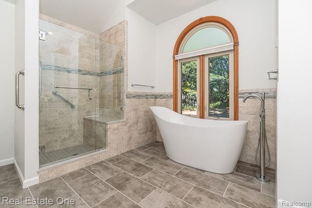 4586 Klais Drive, Clarkston, MI 48348