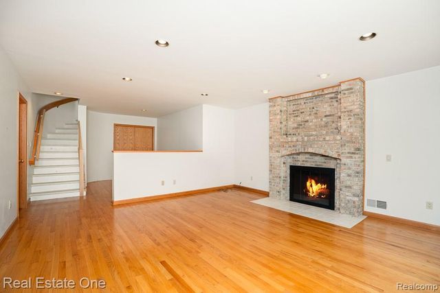 4586 Klais Drive, Clarkston, MI 48348