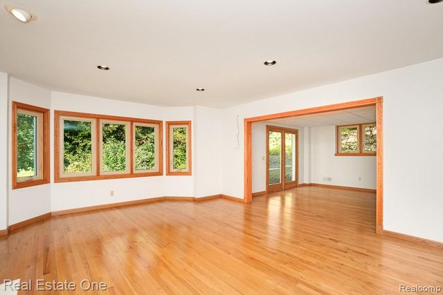 4586 Klais Drive, Clarkston, MI 48348