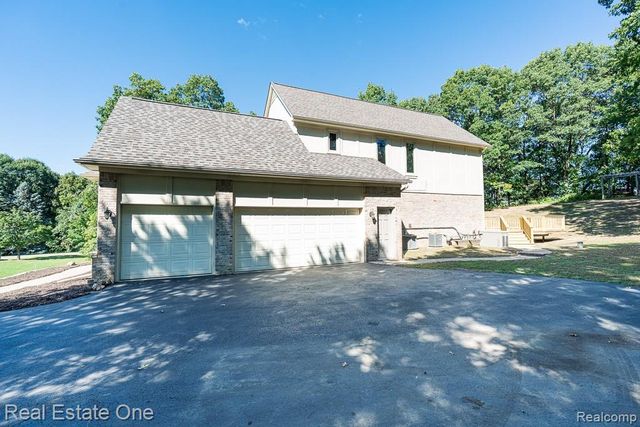 4586 Klais Drive, Clarkston, MI 48348