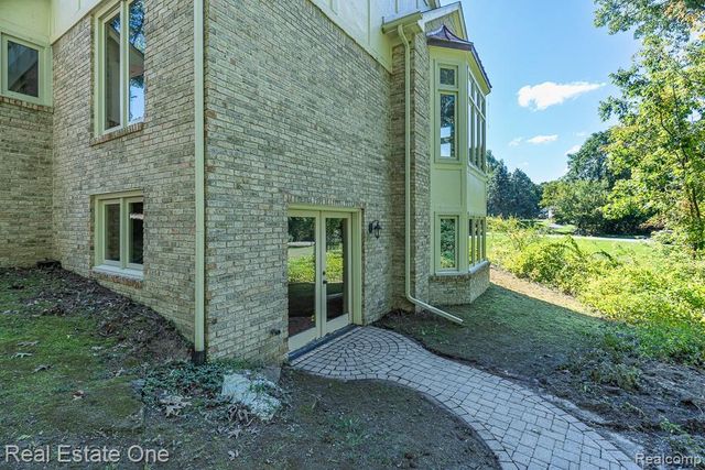 4586 Klais Drive, Clarkston, MI 48348