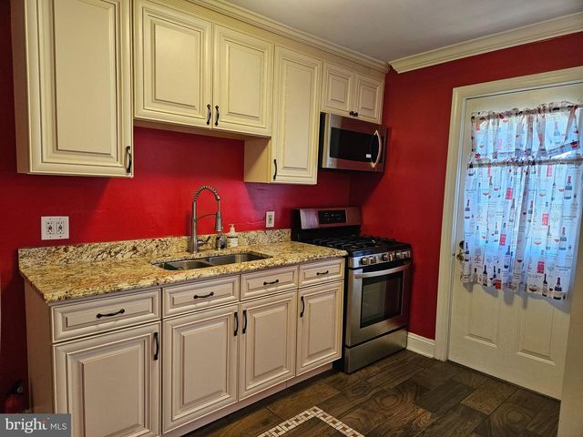 2082 JASMINE RD, Baltimore, MD 21222