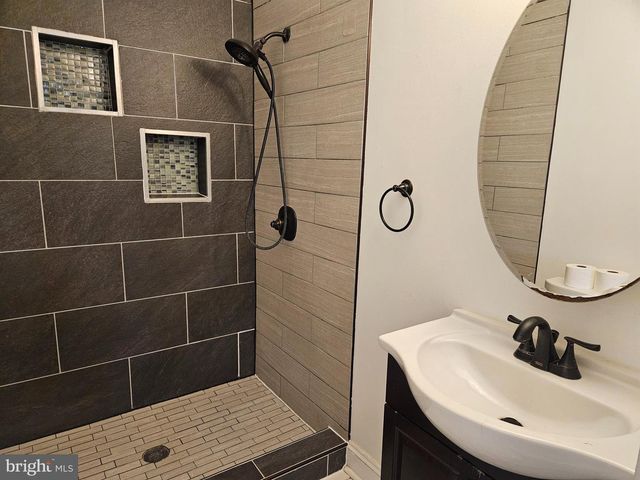 2082 JASMINE RD, Baltimore, MD 21222