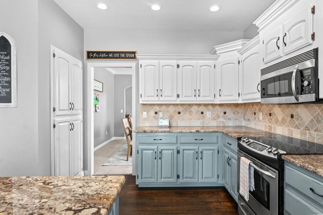 3801 W Randall Street, Battlefield, MO 65619