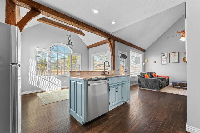 3801 W Randall Street, Battlefield, MO 65619