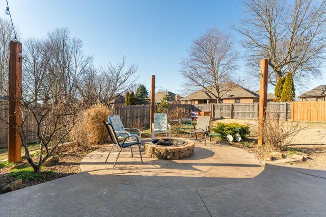 3801 W Randall Street, Battlefield, MO 65619