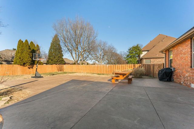 3801 W Randall Street, Battlefield, MO 65619