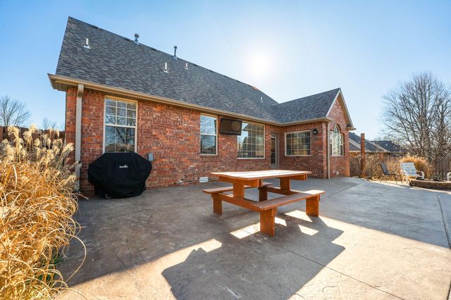 3801 W Randall Street, Battlefield, MO 65619