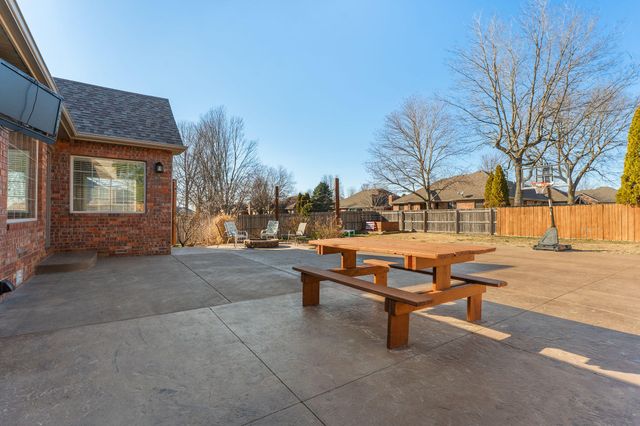 3801 W Randall Street, Battlefield, MO 65619