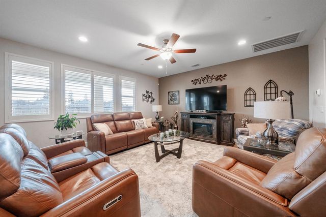 928 Skansen Street, Kingsburg, CA 93631