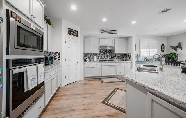 928 Skansen Street, Kingsburg, CA 93631