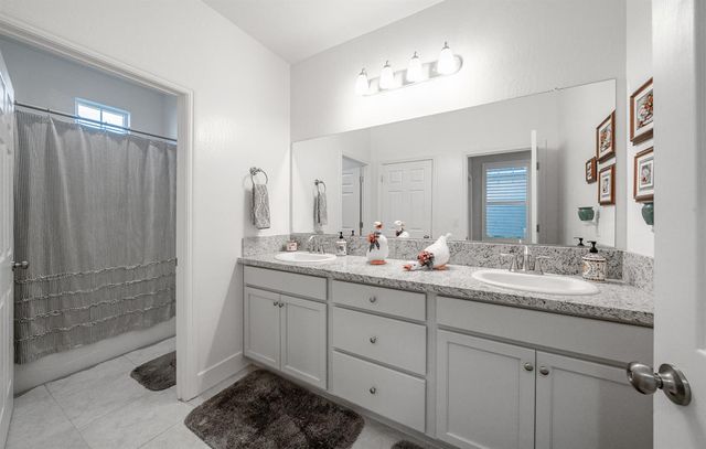 928 Skansen Street, Kingsburg, CA 93631