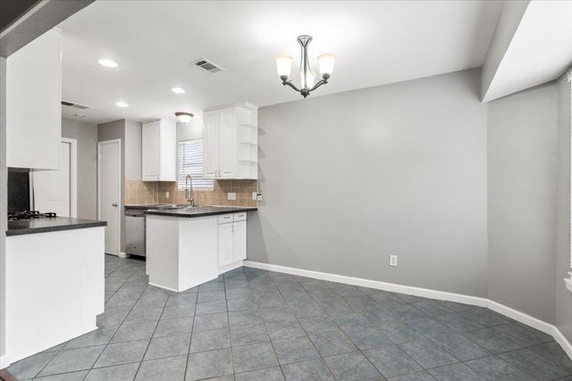 12103 Wycliff LN, Austin, TX 78727
