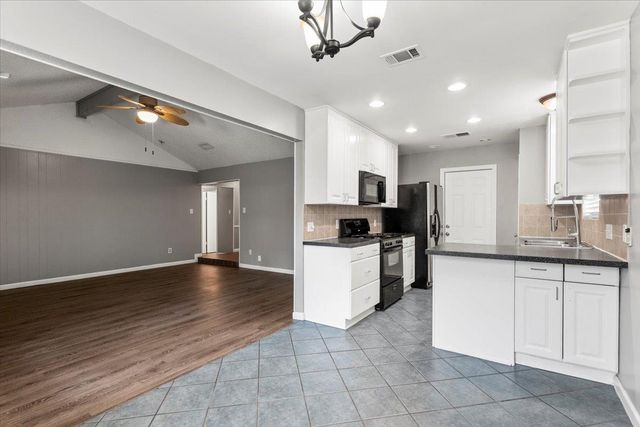12103 Wycliff LN, Austin, TX 78727