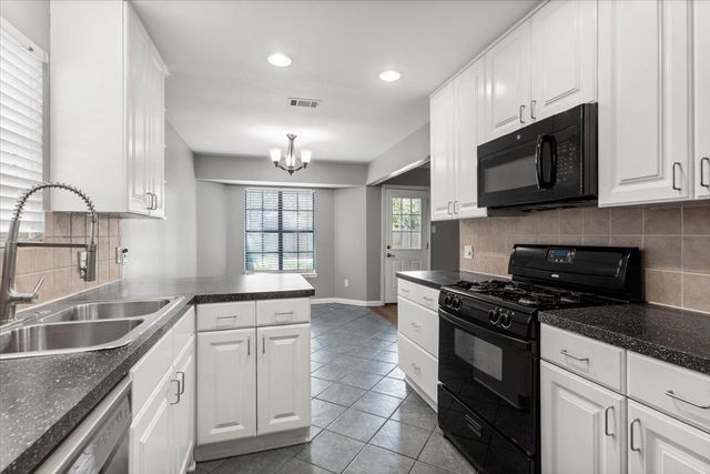 12103 Wycliff LN, Austin, TX 78727