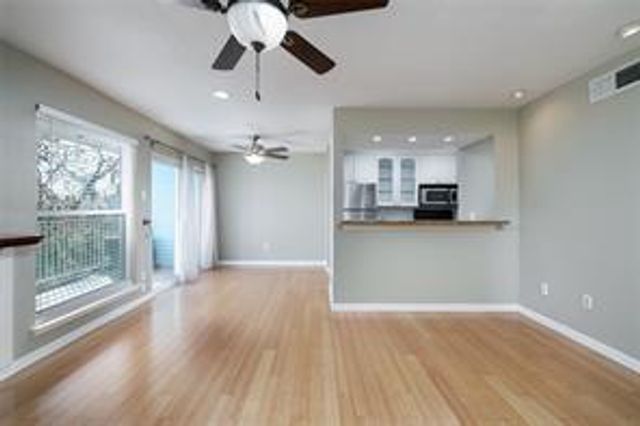 18617 Egret Bay Boulevard 708, Webster, TX 77058