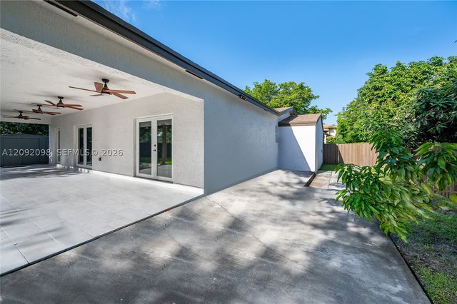589 Miller Dr, Miami Springs, FL 33166