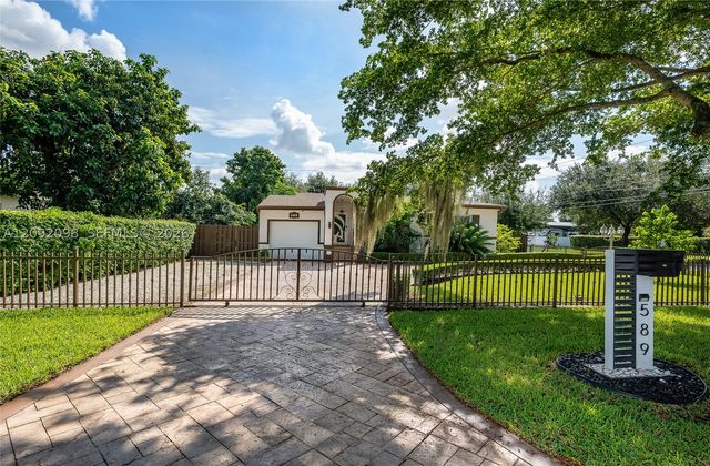 589 Miller Dr, Miami Springs, FL 33166