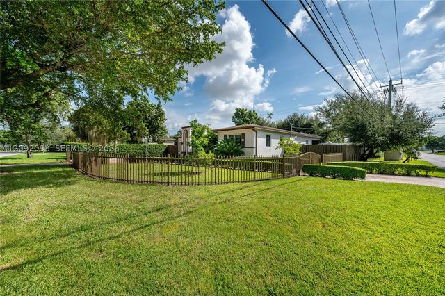 589 Miller Dr, Miami Springs, FL 33166