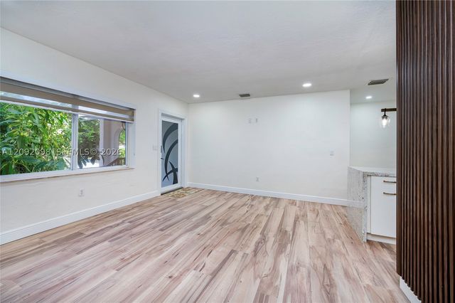 589 Miller Dr, Miami Springs, FL 33166