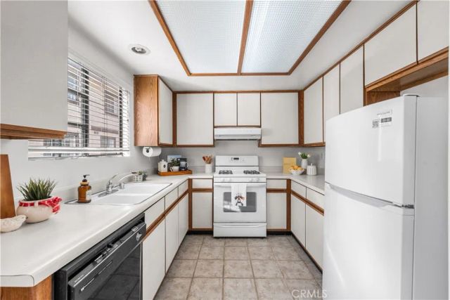 21 California Street H, Arcadia, CA 91006