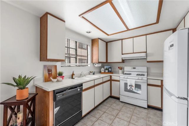 21 California Street H, Arcadia, CA 91006