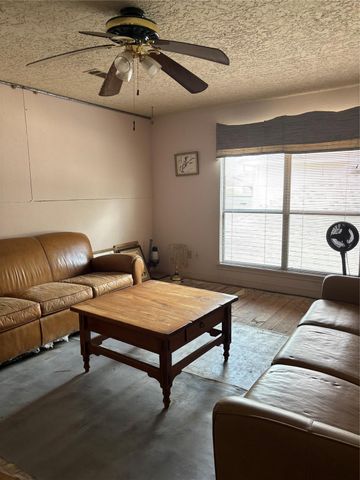 13042 Richmond Avenue, Houston, TX 77082