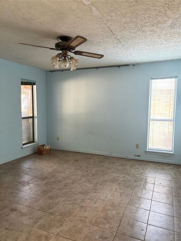 13042 Richmond Avenue, Houston, TX 77082