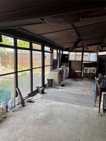 13042 Richmond Avenue, Houston, TX 77082