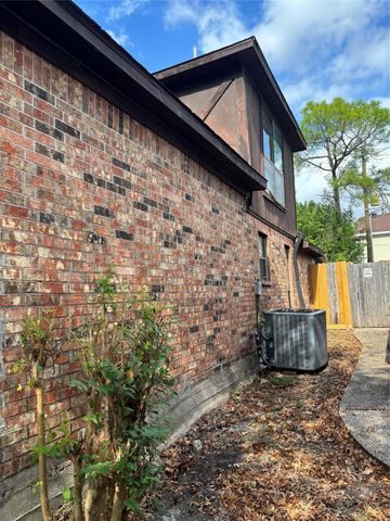 13042 Richmond Avenue, Houston, TX 77082