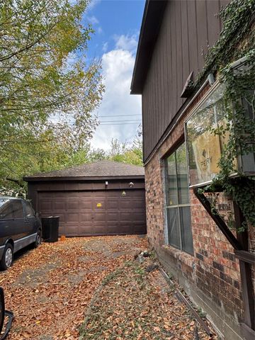 13042 Richmond Avenue, Houston, TX 77082